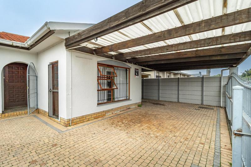 4 Bedroom Property for Sale in Windsor Park Western Cape